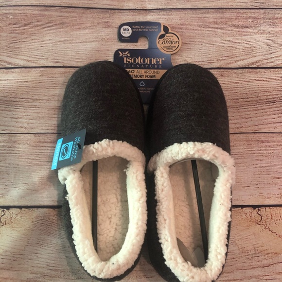 NWT Isotoner Comfort Slipper